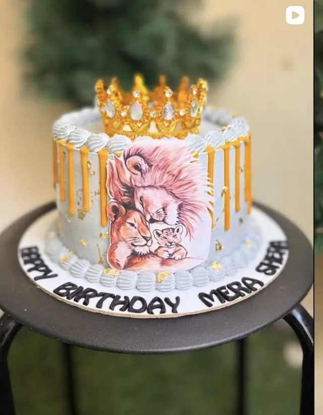 Custom celebration cake by Cherry Crumble Cake Studio, Noida
