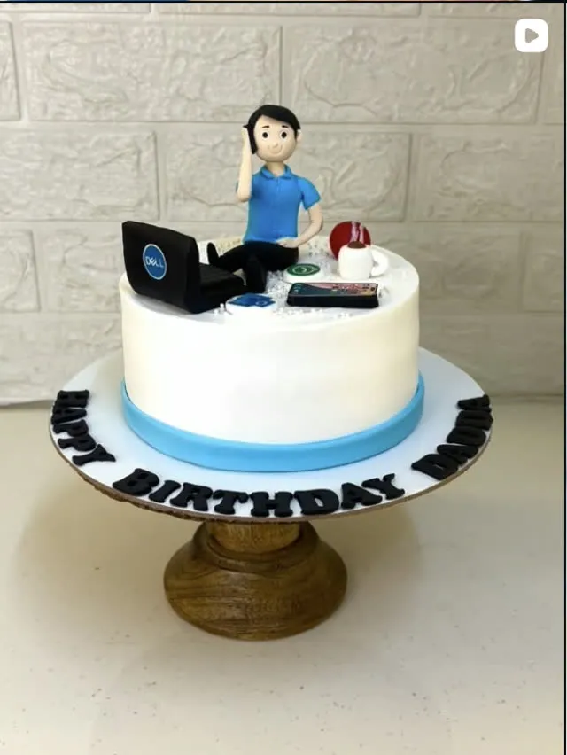 Custom celebration cake by Cherry Crumble Cake Studio, Noida