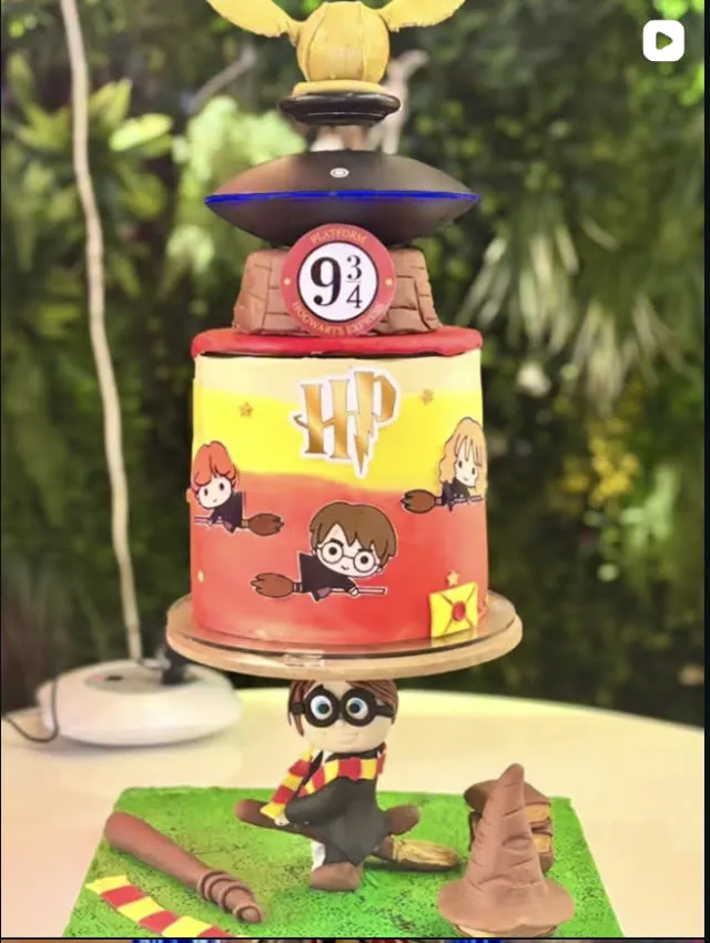 Custom celebration cake by Cherry Crumble Cake Studio, Noida